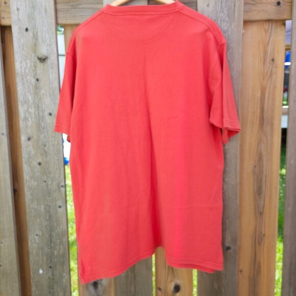 CACHAREL Men's T-Shirt Men's Size Medium Coral Front Pocket - Picture 5 of 6